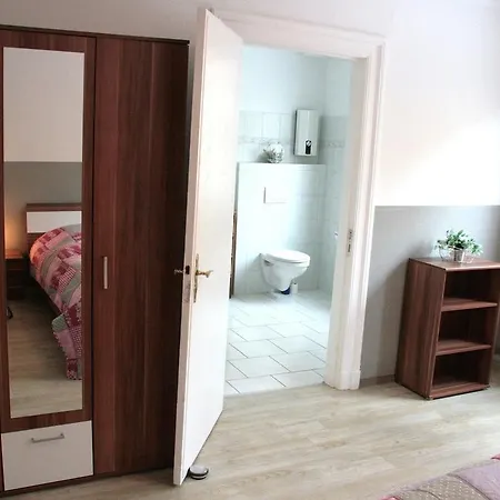 Eastside Apartman *